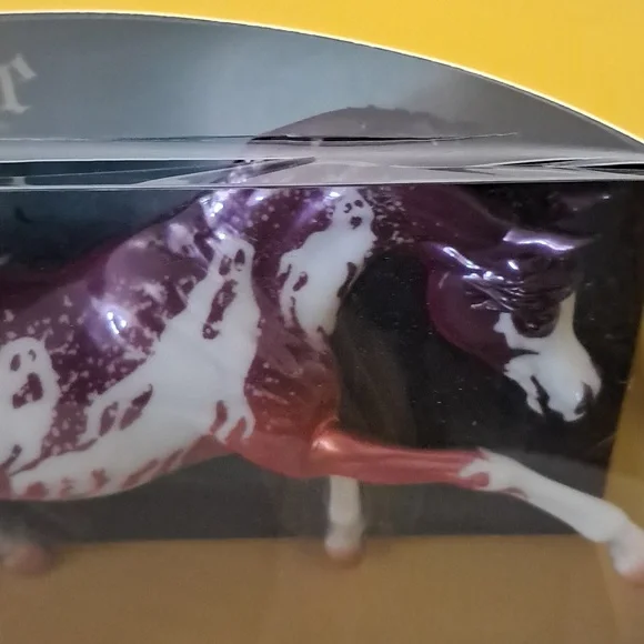 Breyer Spectre Halloween Traditional Model #1876 Glows In The Dark - Picture 6 of 13